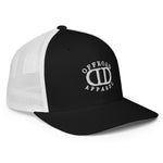 Logo closed-back trucker cap