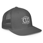 Logo closed-back trucker cap