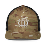 Logo closed-back trucker cap